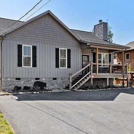 Bear Pass Is A 3 Bed 2 Bath Craftsman Style Home Located Within Walking Distance To Dt 개틀린버그 외부 사진