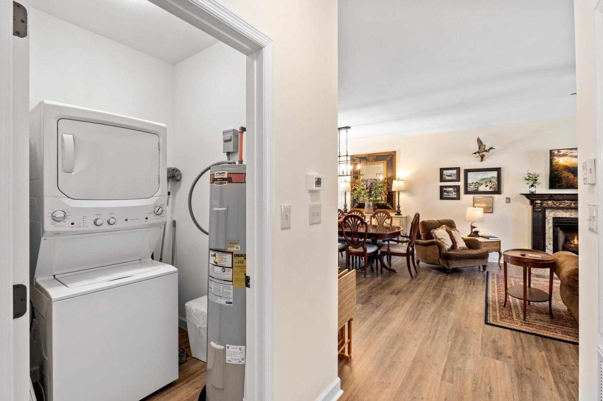 Bear Pass Is A 3 Bed 2 Bath Craftsman Style Home Located Within Walking Distance To Dt 개틀린버그 외부 사진